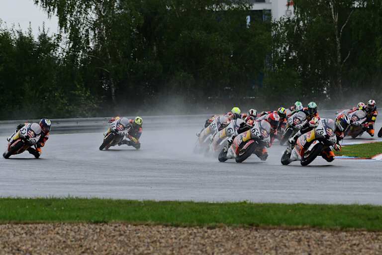 Die Rookies kämpften am Sonntag auf nasser Strecke