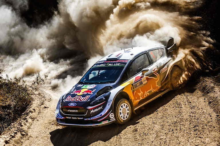 Sieger Sébastien Ogier auf Schotter in Action