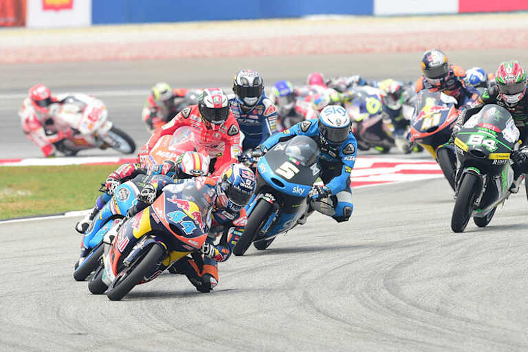 Im Rennen: Sieger Miguel Oliveira (44) vor Jorge Navarro