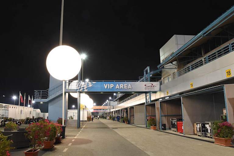 Blick ins Fahrerlager in Losail