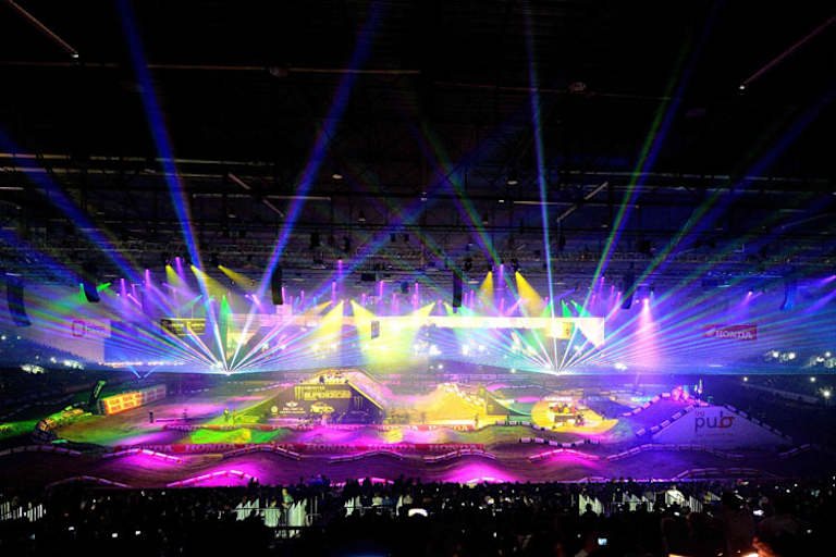 Die Palexpo-Halle in Genf im Supercross-Outfit