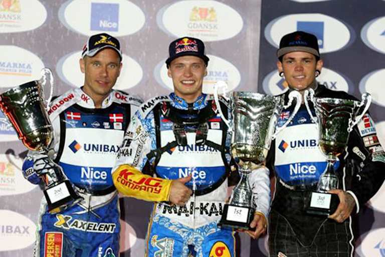 SEC-Siegerehrung mit Pedersen, Sayfutdinov und Woffinden (v.l.)