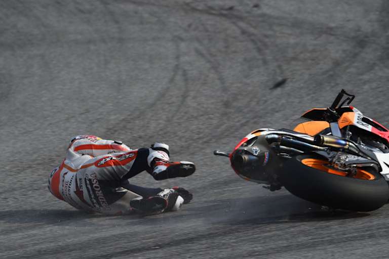 Zwei Stürze in einem Rennen