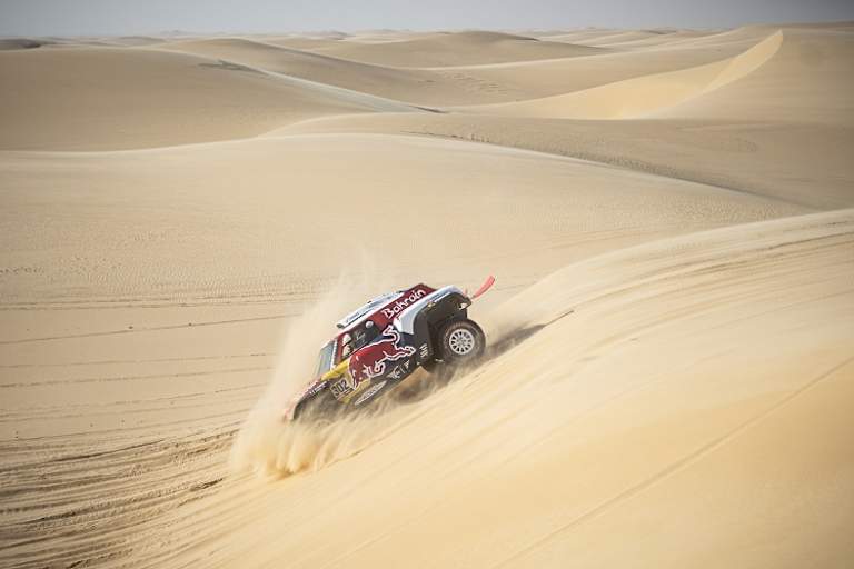 Stéphane Peterhansel weiter auf Rang drei