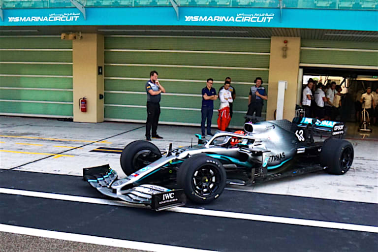 Pirelli testet zusammen mit Mercedes zwei Tage lang auf dem Yas Marina Circuit