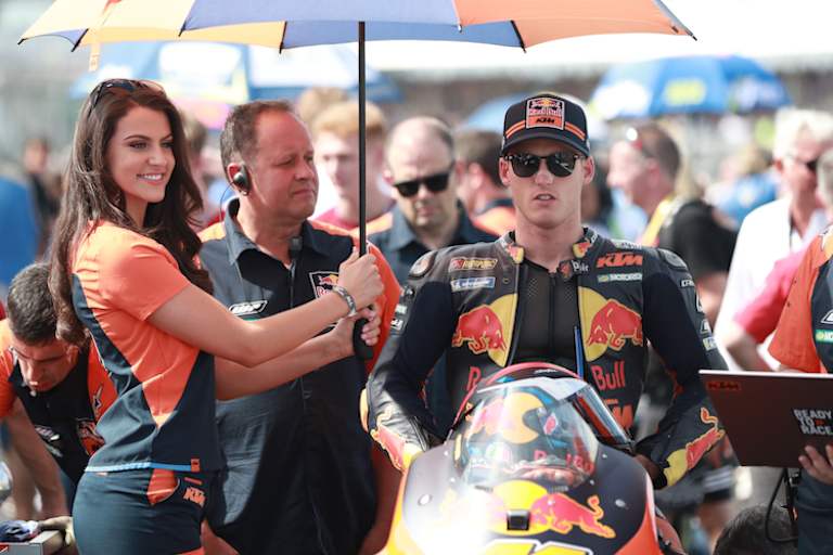 Red Bull KTM-Pilot Pol Espargaro in mitten seiner Fans