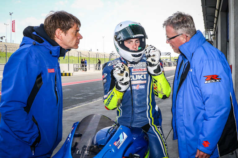 Nachwuchsarbeit im Team von Evren Bischoff (li.)