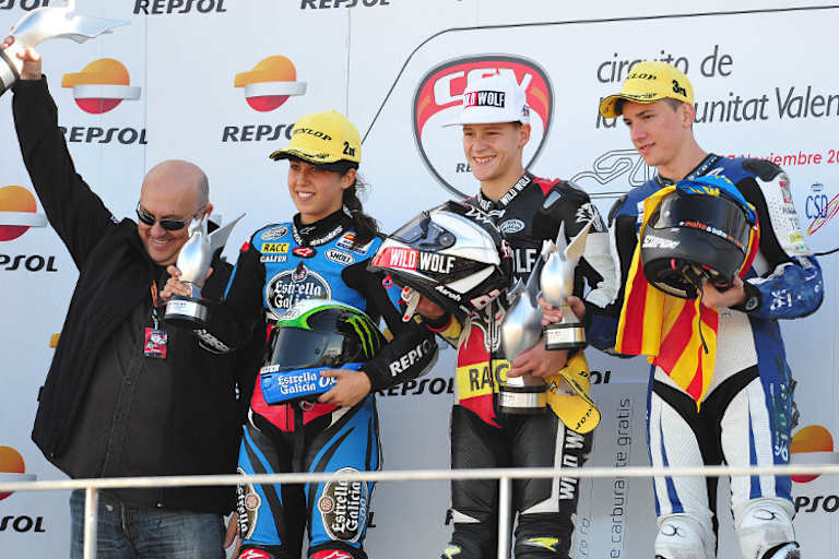 Valencia: Maria Herrera neben Sieger Quartararo und Adrian Martin