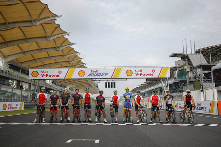 Startaufstellung um «Radrennen», bei dem viel getrickst wurde