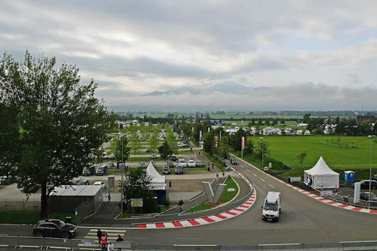 Bequeme Anreise garantiert: Dank eines bewärten Verkehrskonzepts kommen die Besucher schnell an die Strecke