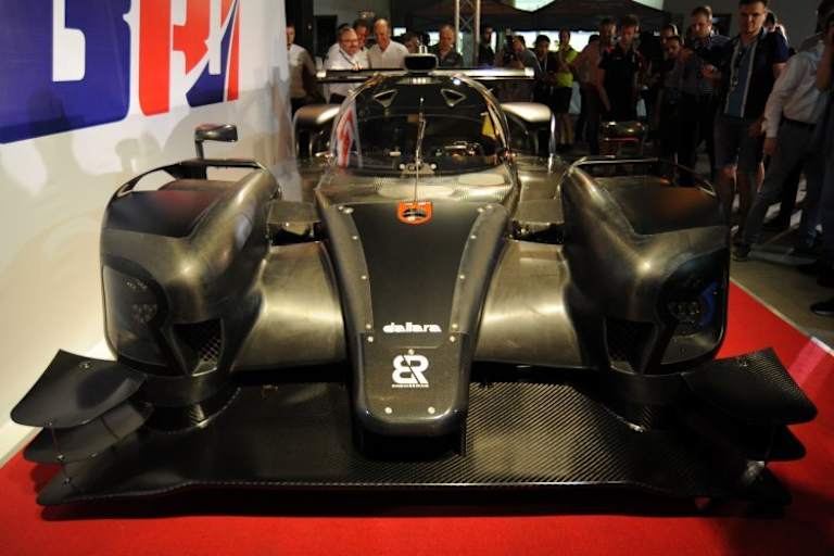 Beim Hi-Downforce-Kit sticht der Splitter extrem ins Auge