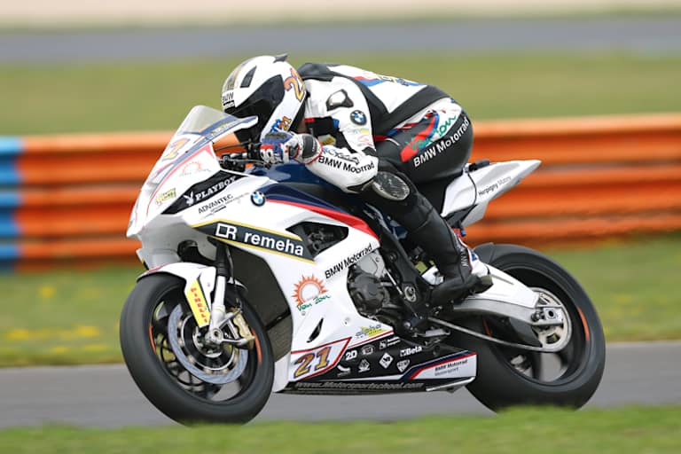 Markus Reiterberger (BMW) im Yamaha-Sandwich