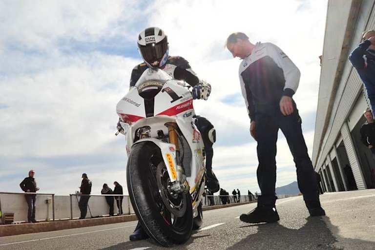 Mit der BMW auf Zeitenjagd beim Pirelli-Test