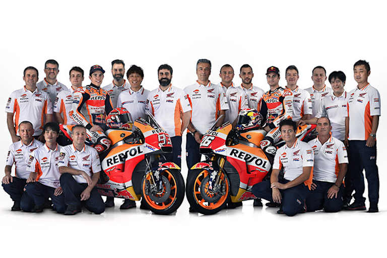 Márquez und Pedrosa mit ihrer Technikmannschaft