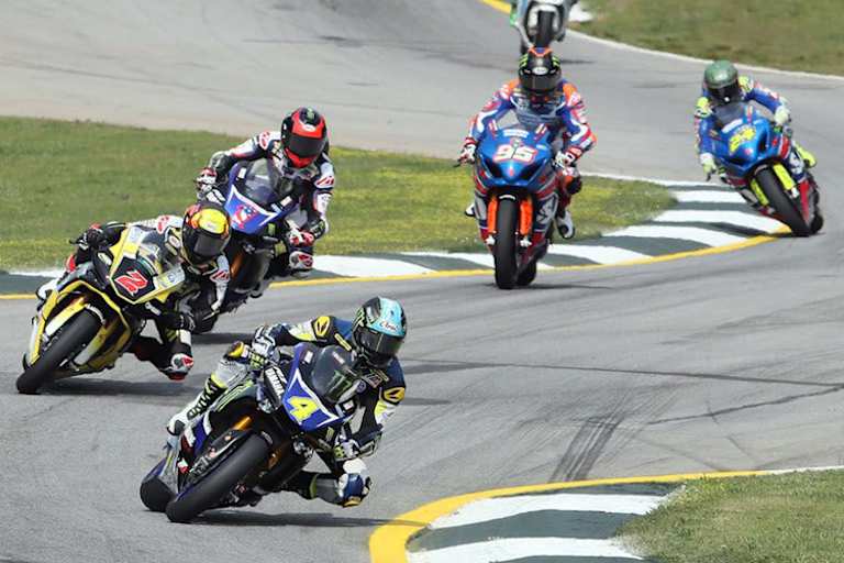 Zunächst führte Joshua Hayes vor Josh Herrin, Cameron Beaubier, Roger Hayden und Toni Elias