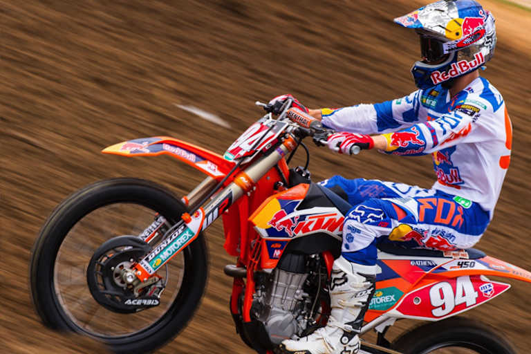 Im ersten Lauf machte Muddy Creek seinem Namen Ehre: Die Strecke war noch schlammig