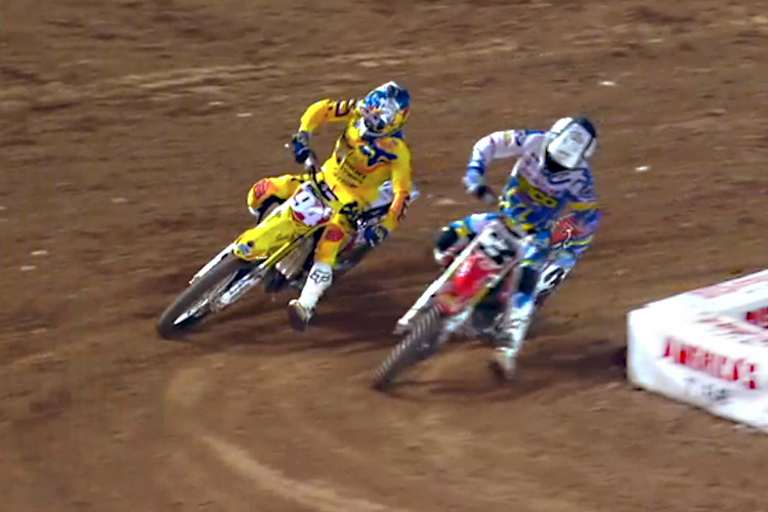 Der Zweikampf des Abends in Phoenix: Ken Roczen (94) gegen Eli Tomac (3)
