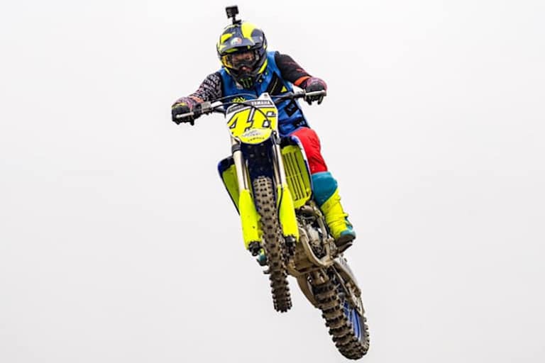 Valentino Rossi fliegt dem Sepang-Test entgegen