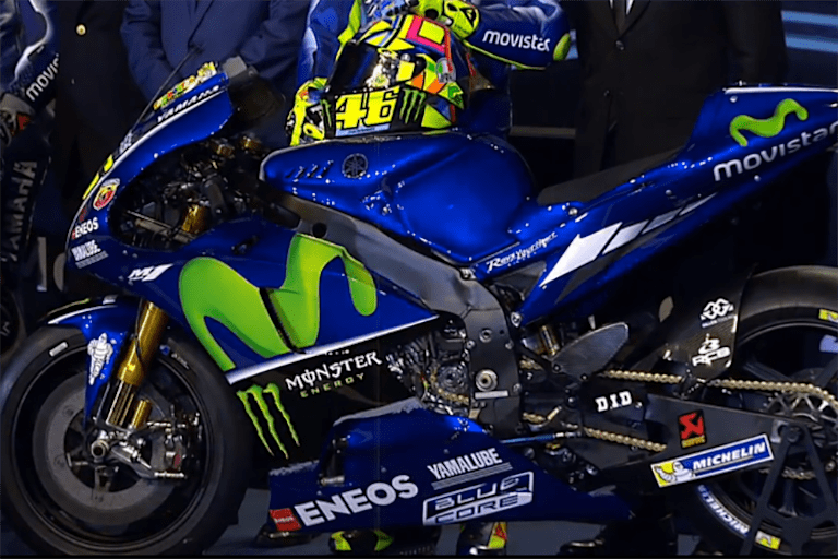 Design 2017: Dunkleres Blau, größeres Movistar «M»