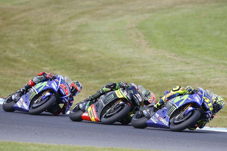 Rossi im Rennen mit Zarco und Viñales auf der Jagd von Márquez
