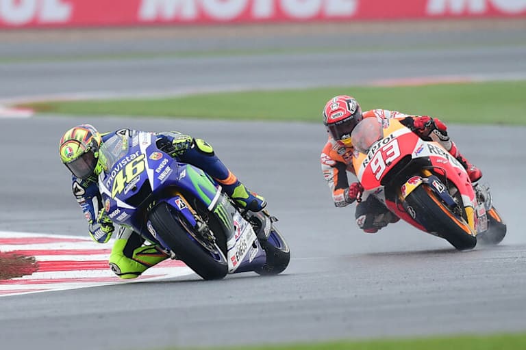 GP von Silverstone: Marc Márquez blieb dicht an Rossi dran, bis zum Sturz in der 13. Runde