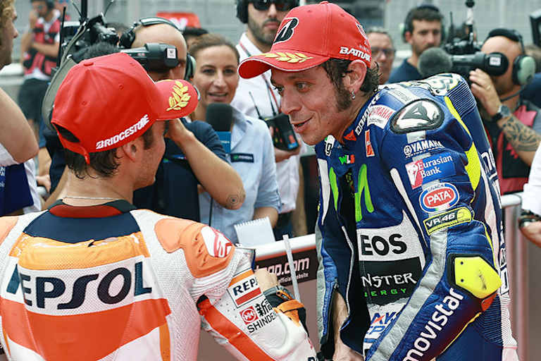 Überglücklich nach dem Qualifying: Pole-Setter Dani Pedrosa und Valentino Rossi