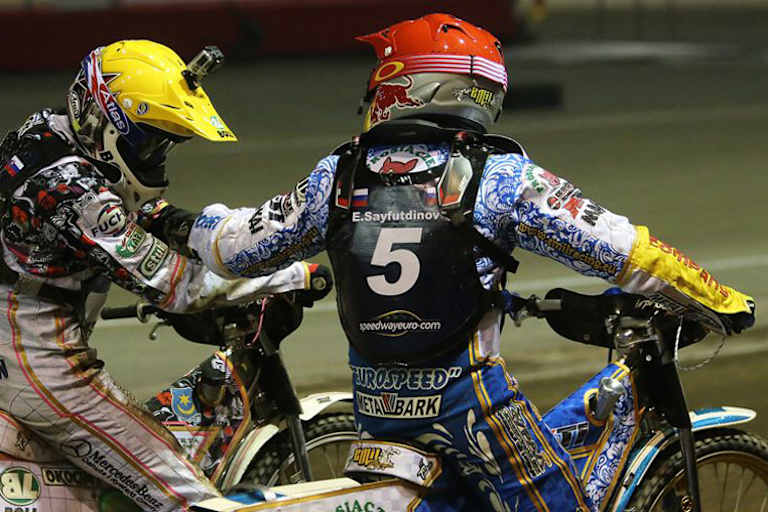 Emil Sayfutdinov (5) muss sich entscheiden, welche Meisterschaft für ihn wichtiger ist