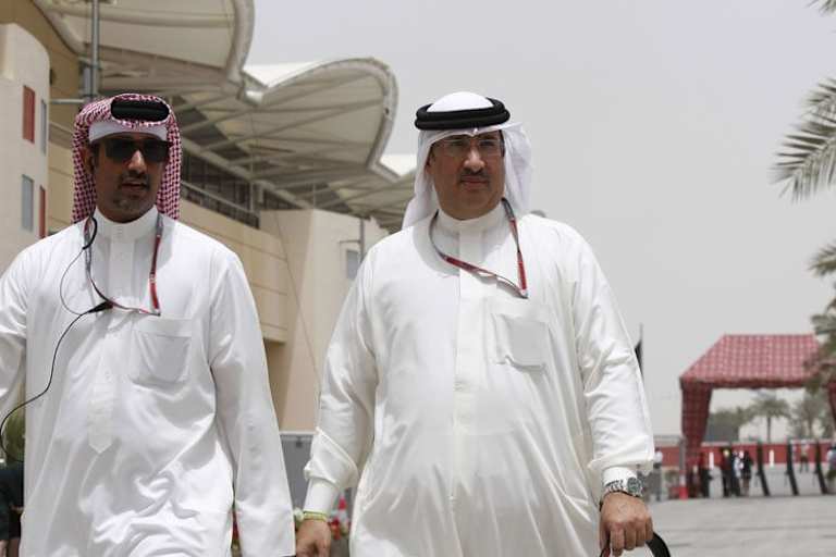 Scheich Mohammed bin Essa Al-Khalifa aus Bahrain (rechts)