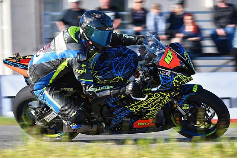 Christian Schmitz schnappte sich in der IRRC Supersport einen dritten und einen vierten Platz 