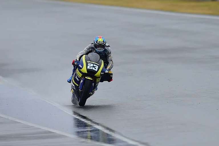Schrötter hatte mit der neuen Maschine keine Minute auf trockener Piste