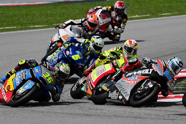 Marcel Schrötter (#23) im Getümmel der Moto2-Klasse