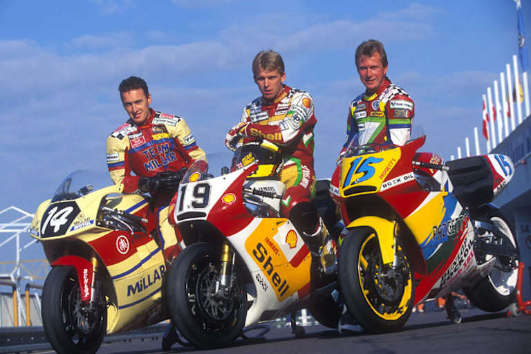 Sean Emmett (M.) als 500-ccm-Pilot mit Jeremy McWilliams (li.) und John Reynolds