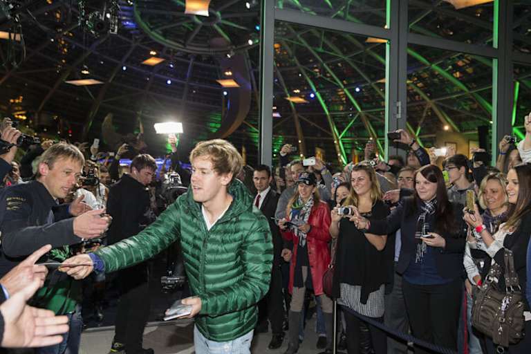 Alle wollten ein Autogramm von Sebastian Vettel 