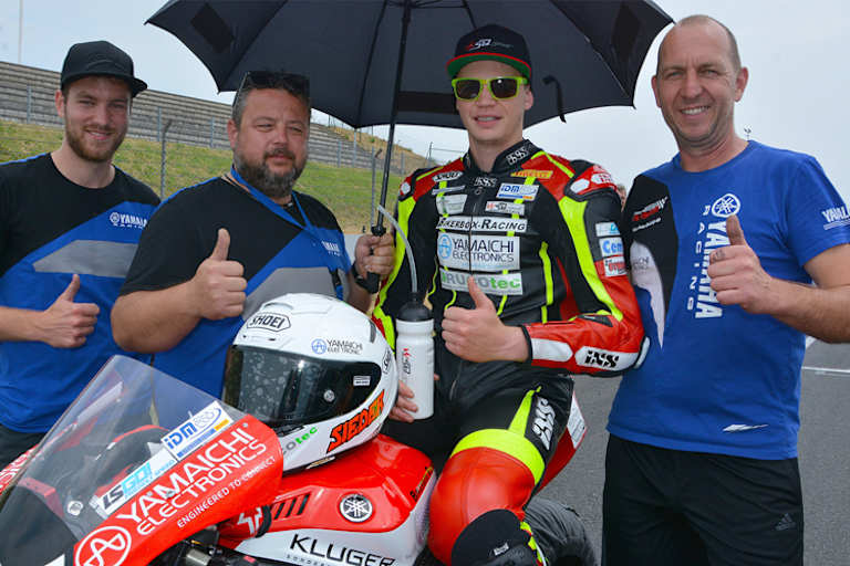 Sepp Buchner (re.) und seine Mannschaft