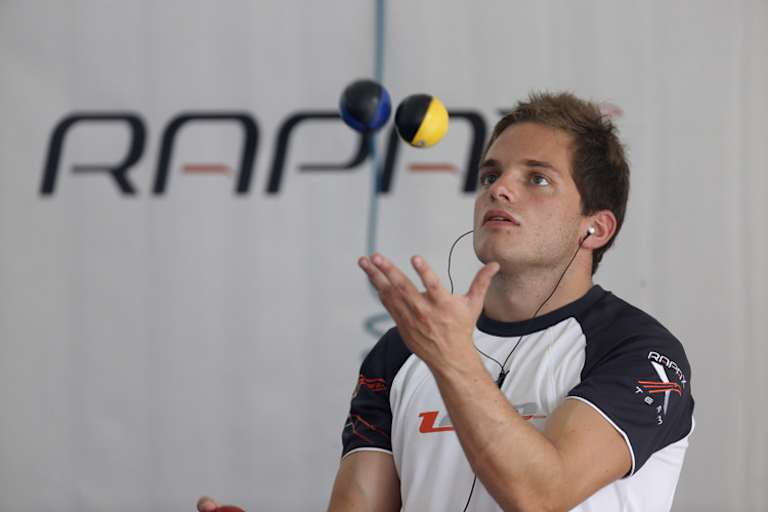 Konzentrationsübung statt Langeweile: Auch ausserhalb des Cockpits schärft Simon Trummer seine Sinne