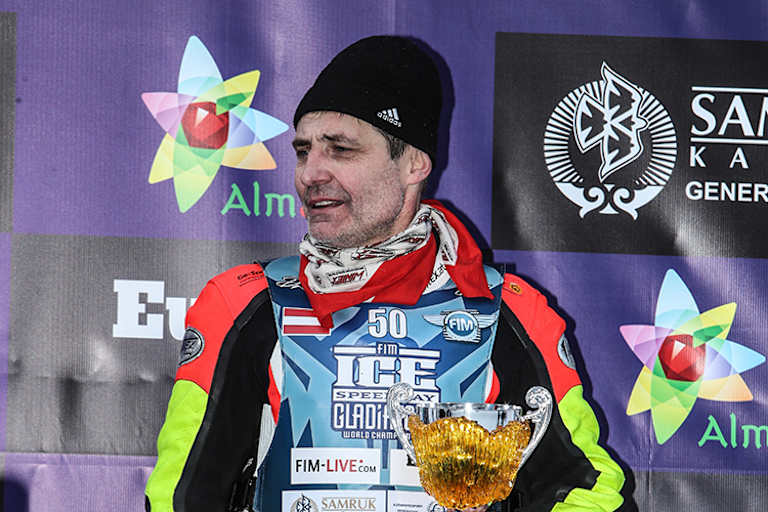 Harald Simon bereitet sich in Russland vor