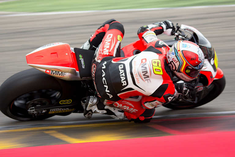 Julián Simón probierte eine Karbonschwinge aus