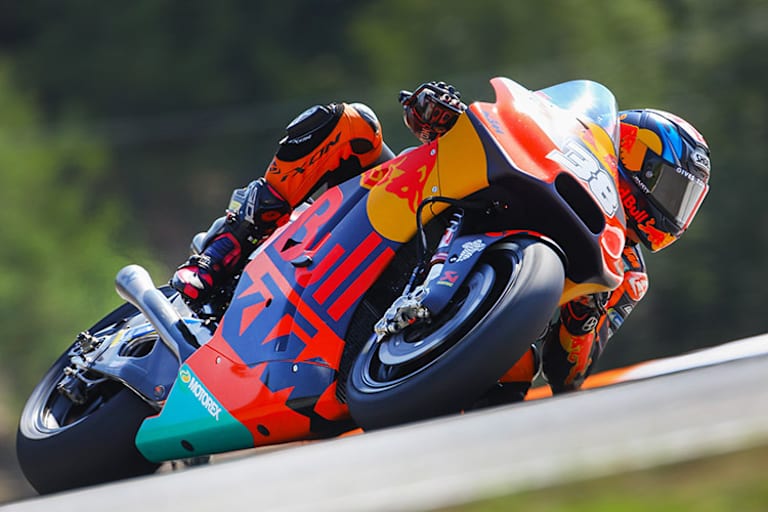 Auch Bradley Smith vollführte mit der KTM beängstigende Schräglagen