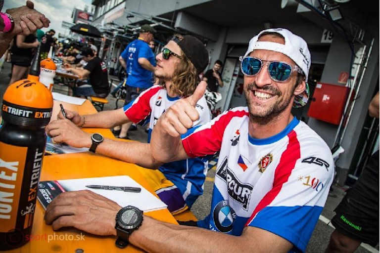 Jakub Smrz (vorne) legte für Karel Hanika (hinten) ein gutes Wort ein