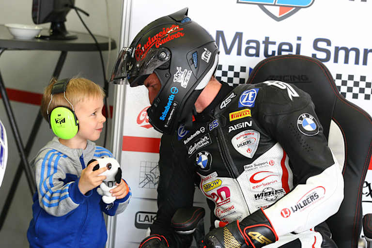 Matej Smrz holt sich letzte Tipps