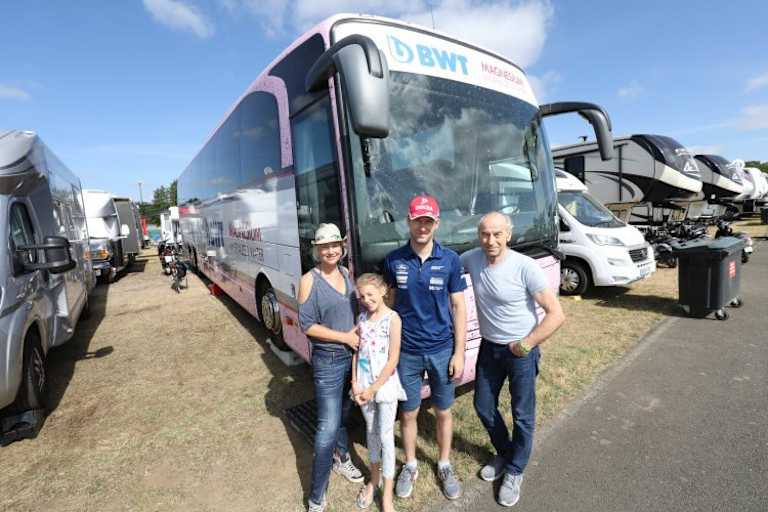 Familie Mücke mit Vater Peter, der freitags ebenfalls nach Le Mans kam