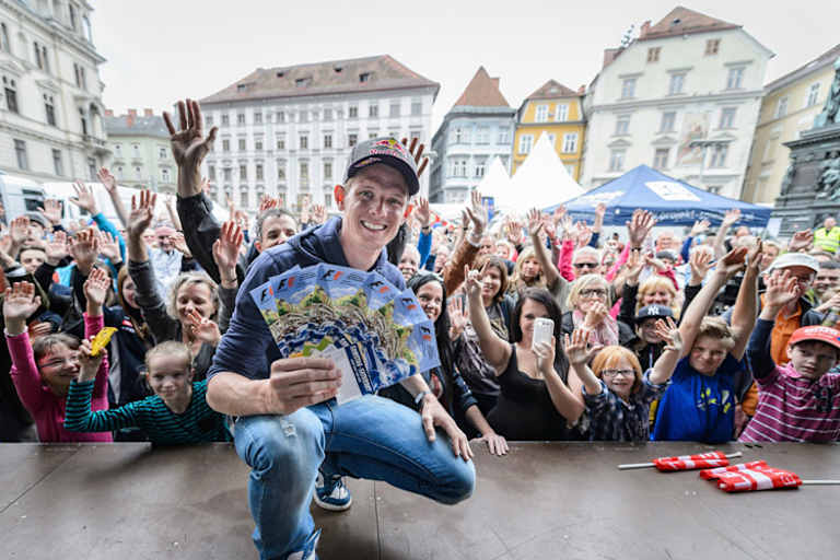 Thomas Morgenstern durfte die begehrten Formel-1-Tickets verlosen