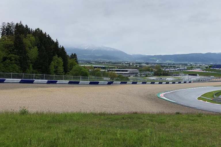 Turn 4: Kiesbett erweitert, jetzt mehr Sturzraum