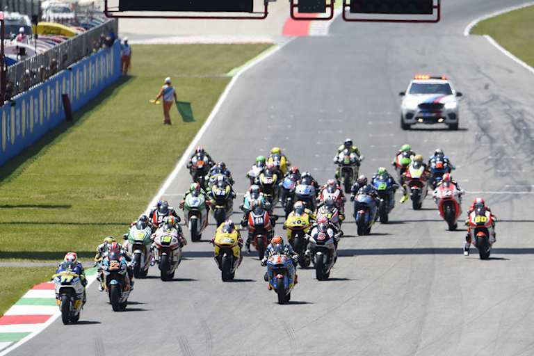 Moto2-Start in Mugello, Aegerter in Führung: Nach drei Grand Prix gibt es jeweils frische Motoren