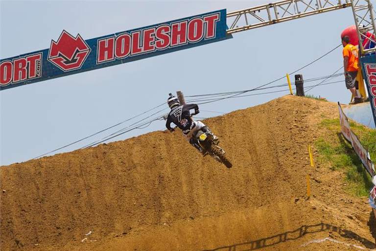 Ausfall nach Sturz für Stewart in Lauf 2 von Budds Creek