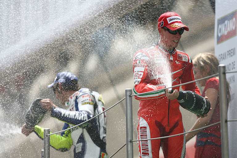 2007 musste sich Rossi in Barcelona Casey Stoner nach einem harten Kampf geschlagen geben