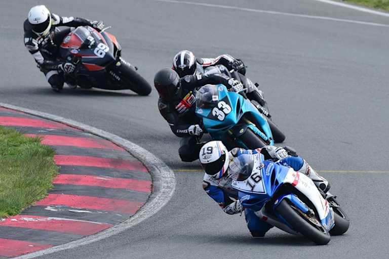 In Oschersleben holte er zwei Siege