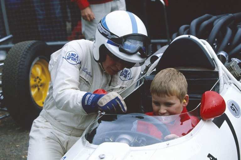 John Surtees mit seinem Sohn Henry
