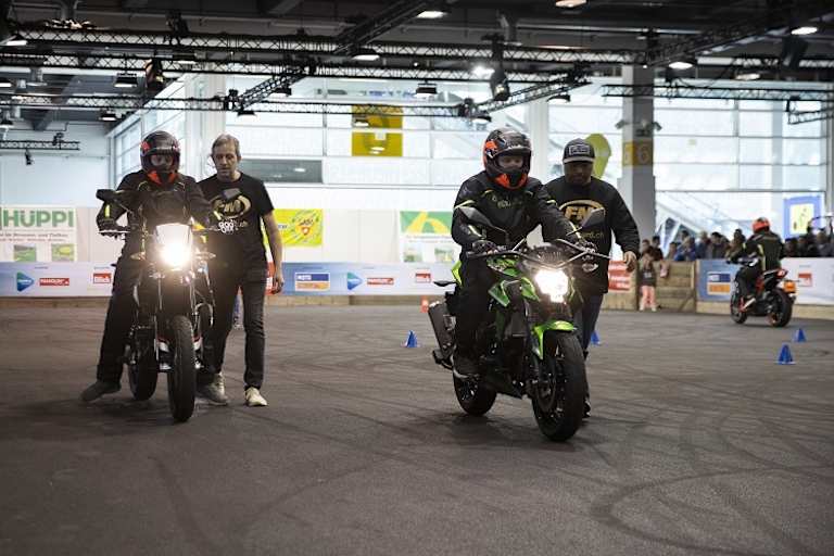 Mehr als 200 Aussteller, mehr als 400 Produkteneuheiten - die Swiss-Moto ermöglicht einen umfassenden Überblick über die Motorardwelt 