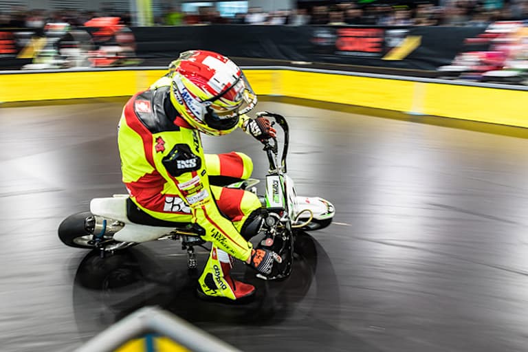SWISS-MOTO 2  SWISS‐MOTO Drom | SWISS‐MOTO: Domi Aegerter gewann das Promi‐Race